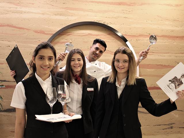 Tanulmányok a REDUCE-ban