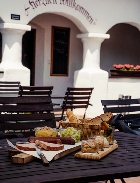 Moorochsenjause az Arkadenheurigerben (C) REDUCE