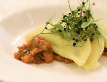 Töltött tésztás táskák