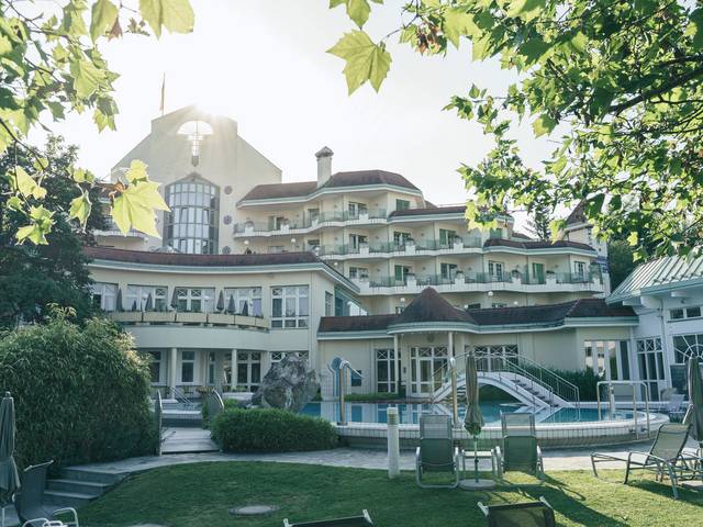 Medence a Reduce  Thermal  szállodában