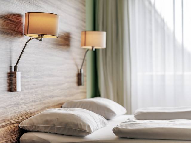 Kétszemélyes ágy REDUCE  Vital