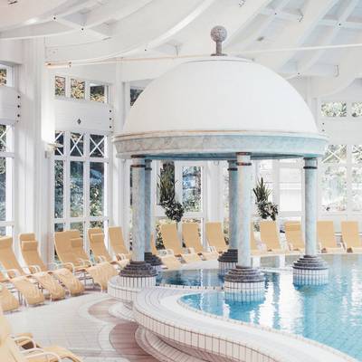 Beltéri medence a REDUCE  Thermal  szállodában Bad Tatzmannsdorfban